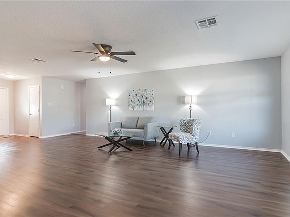 2nd image of 5303 Bridle Dr