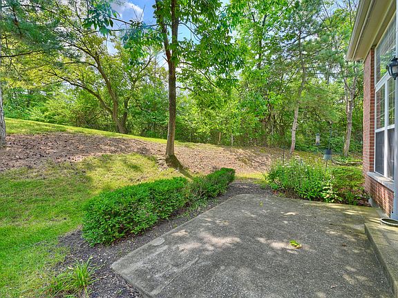 4th image of 159 Summer Ln