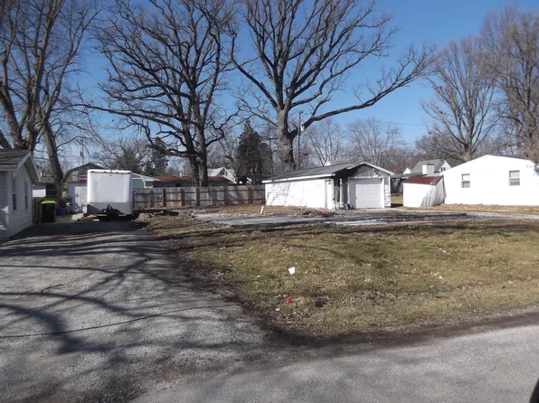 108 N Woodlawn St, Downs, IL 61736