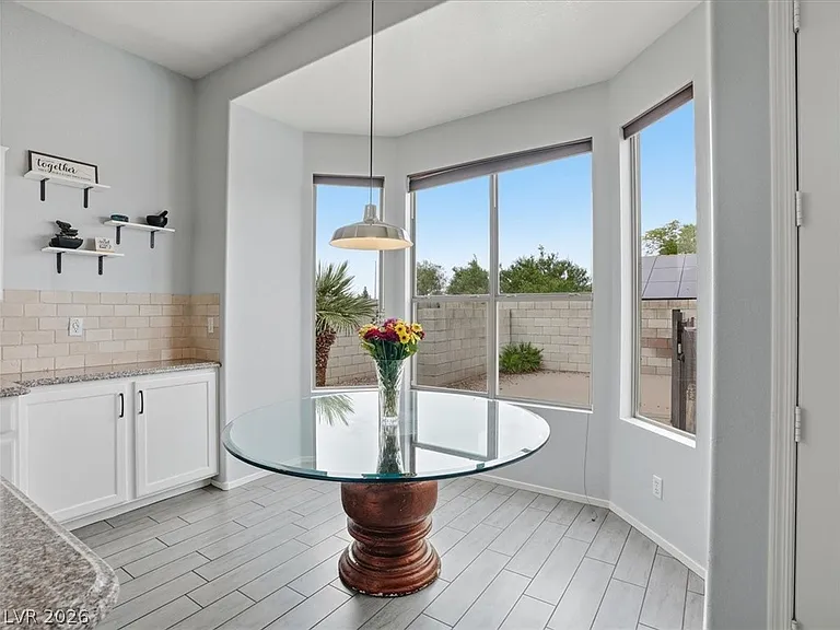 1562 Harwood Ave — Photo 10