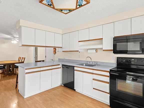4th image of 13405 Eastborne Dr