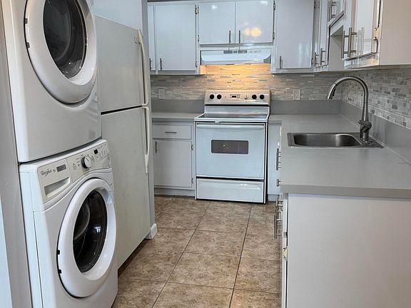 5th image of 1100 Boxwood Dr APT 101