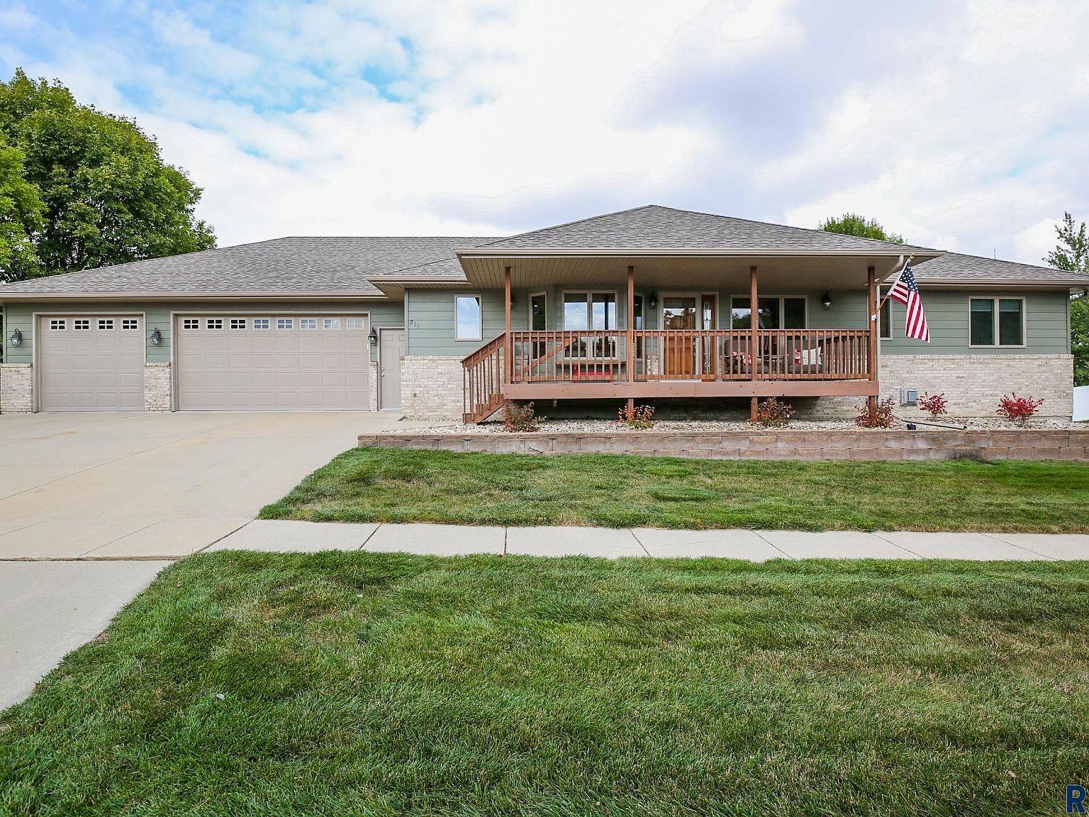 210 W 7th St, Dell Rapids, SD 57022 MLS 22306452 Zillow