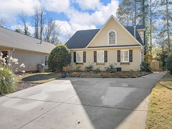 2nd image of 53 Arbour Ln