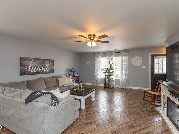 4th image of 2139 Bridlewood Dr