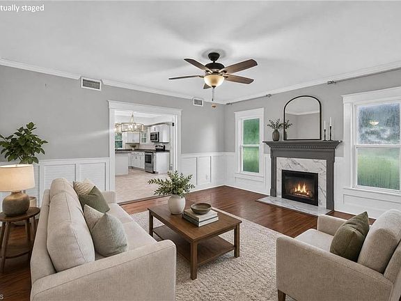 4th image of 413 W Main St
