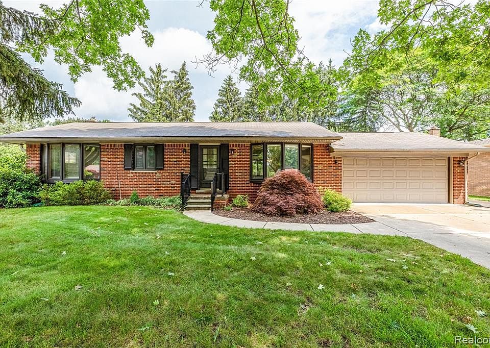 34356 Burton Ln Livonia MI 48154 Zillow