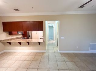 230 SW 2nd Ave APT 203, Waldo, FL 32601