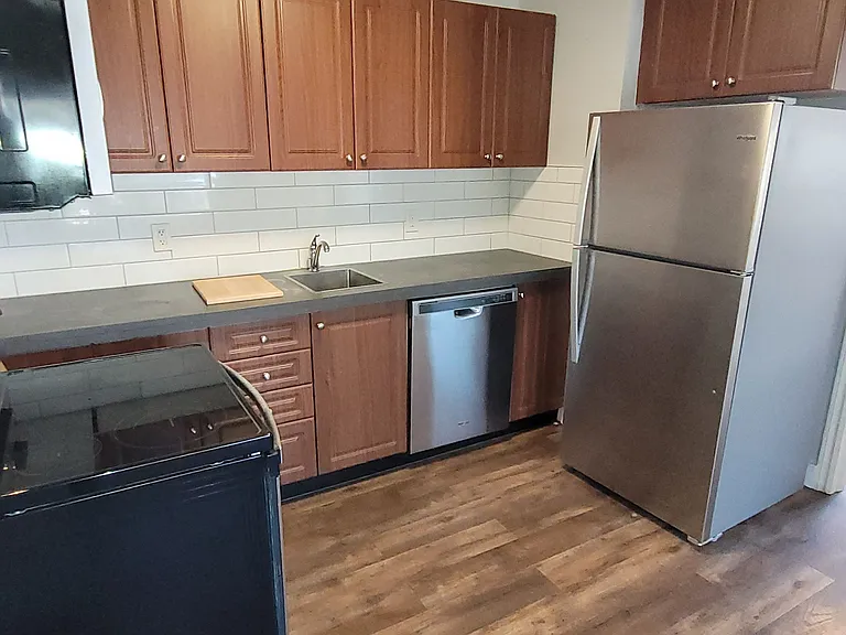 170 Holborne Ave #2 — Photo 4