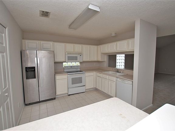 3rd image of 740 Marsh Cove Ln
