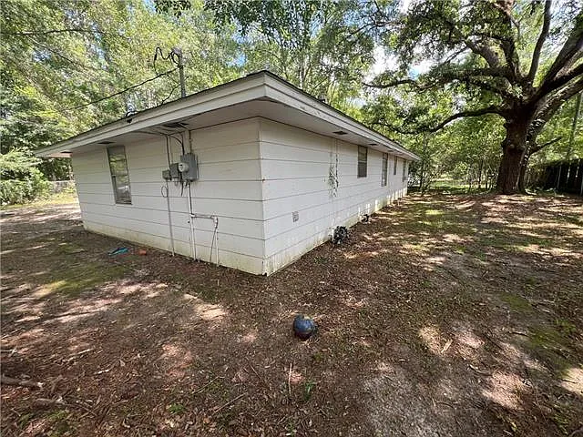 65087 Mitchell St — Photo 17