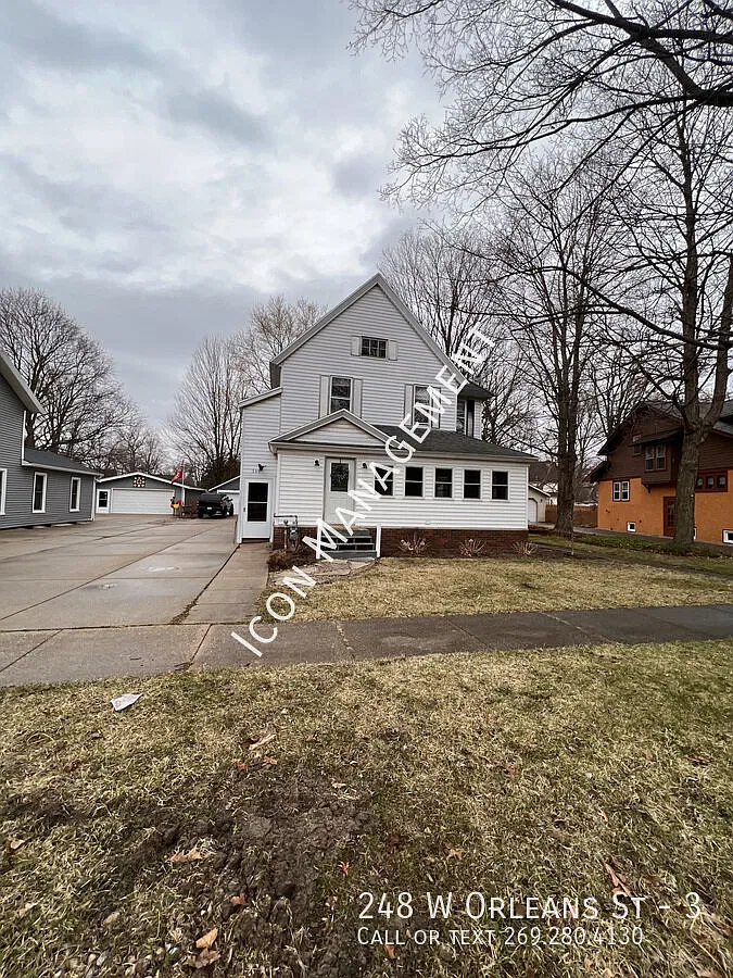 1-bed apt with garage! — Photo 2