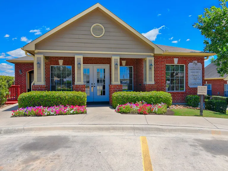 Braunfels Place — Photo 18