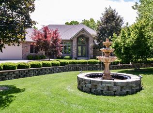 121 Silveroak Ln, Reeds Spring, MO 65737