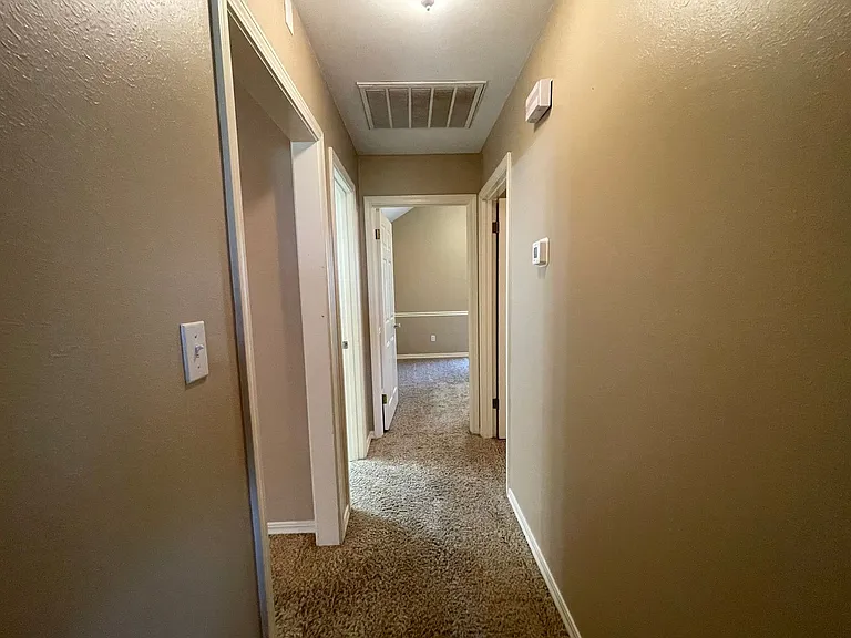 2922 Le Oaks Dr — Photo 11