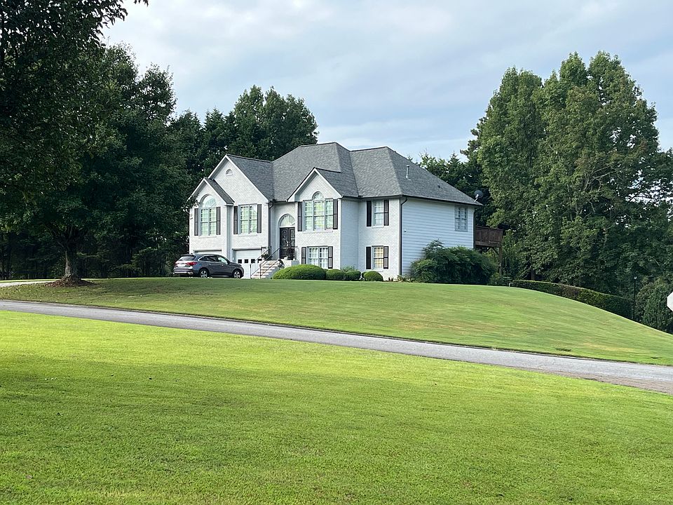 1st image of 2220 Foster Dr