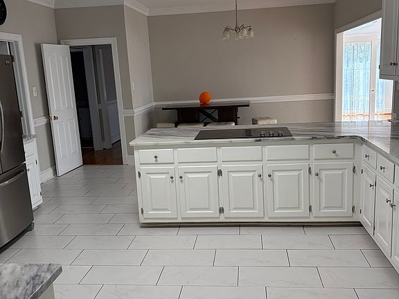 5th image of 3711 Favero Rd