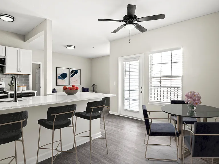 The Dutton Luxury Apartments — Photo 1