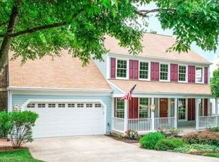 1556 Trails Edge Ln, Reston, VA 20194