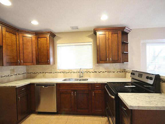 2nd image of 619 E Jensen St Unit 11