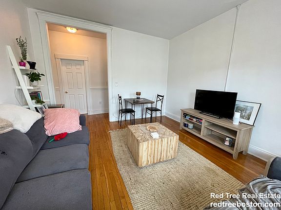 2nd image of 1564 Commonwealth Ave