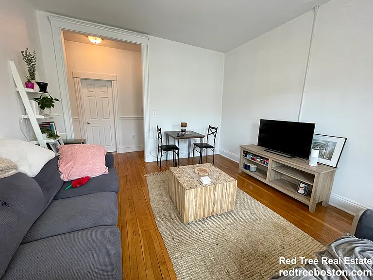 1564 Commonwealth Ave — Photo 2