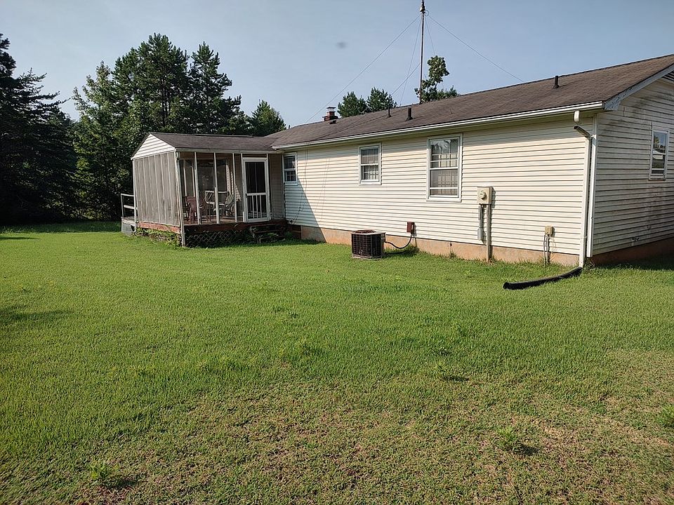 2nd image of 1500 Rehoboth Rd