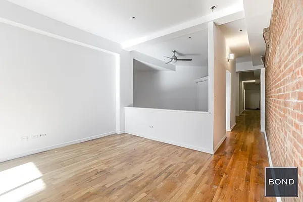 Rented by Bond New York | media 4