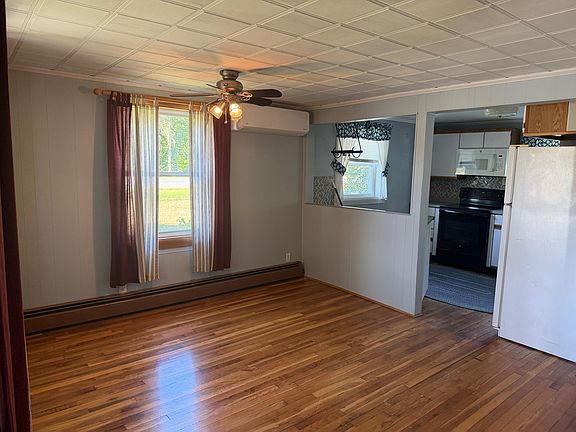 4th image of 1027 Main Street