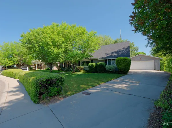 10220 W King Arthur Dr, Boise, ID 83704