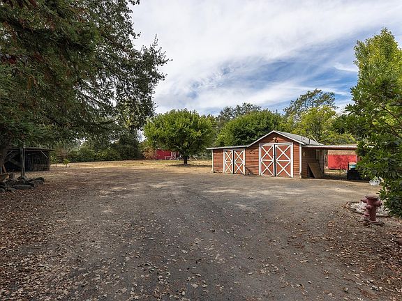 3rd image of 720 Windsor River Road