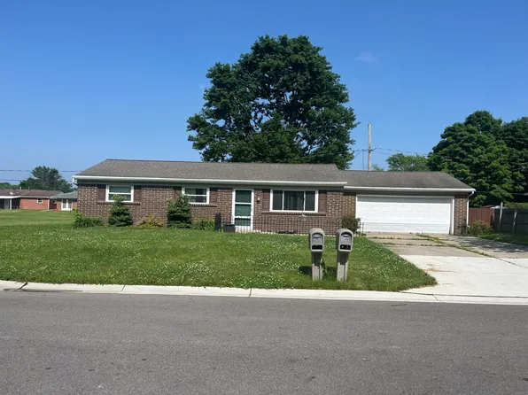 900 E Graceway Dr, Napoleon, OH 43545