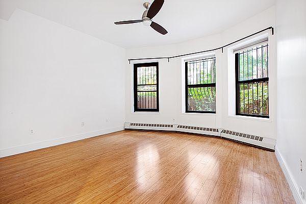 1st image of 203 W 121st St Front 1