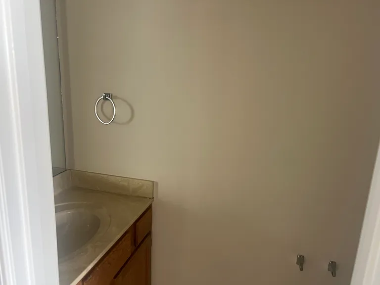 3260 Spring Hollow Ave #5 — Photo 5