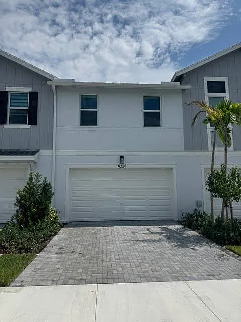 3 bed, 1540 sqft, $2,900 — Photo 2