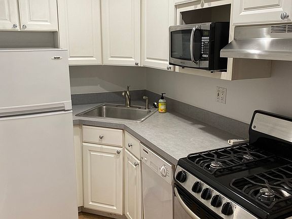 5th image of 386 8th St #1