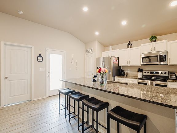 4th image of 9007 Antelope Ave