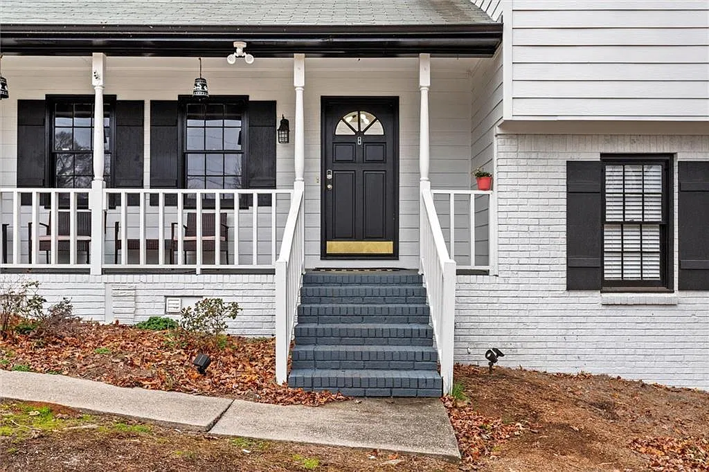 4 bed, 3.0 bath, 2184 sqft, $2,750 — Photo 2