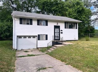 910 Hampton Ln, Anderson, IN 46017