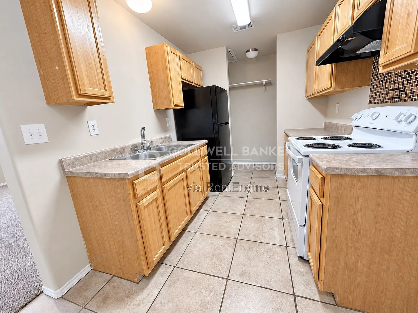 2 bed, 1.0 bath, 864 sqft, $1,000 — Photo 4
