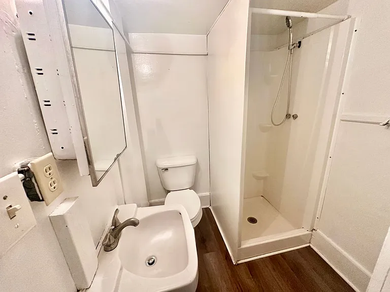 1417 Ebenezer Rd #B — Photo 2