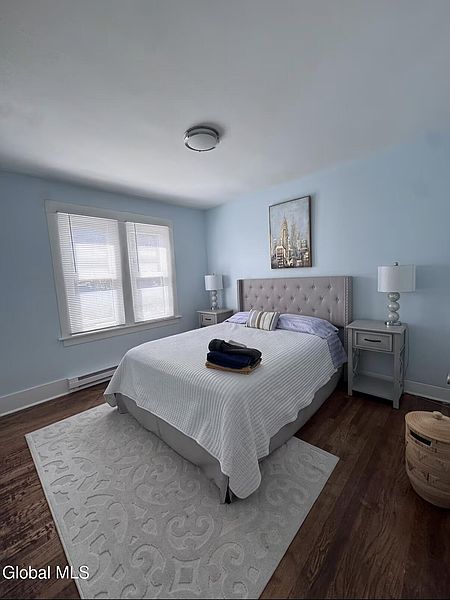 4th image of 333 Myrtle Avenue
