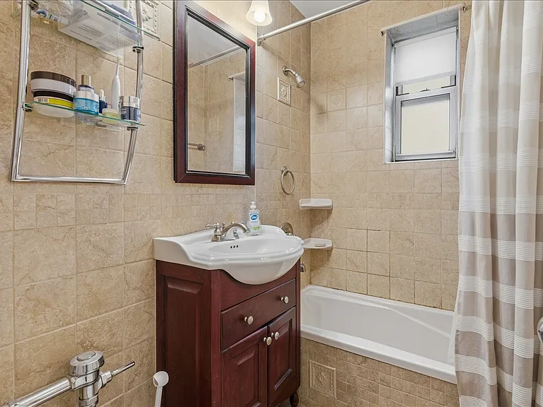 56-05 31st Ave #2O — Photo 16