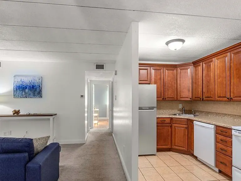 296 Commercial St #21 — Photo 2