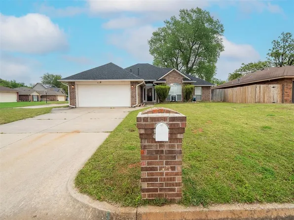 424 Blue Spruce Dr, Midwest City, OK 73130