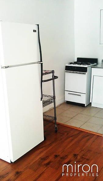 2nd image of 916 Lafayette Ave APT 3