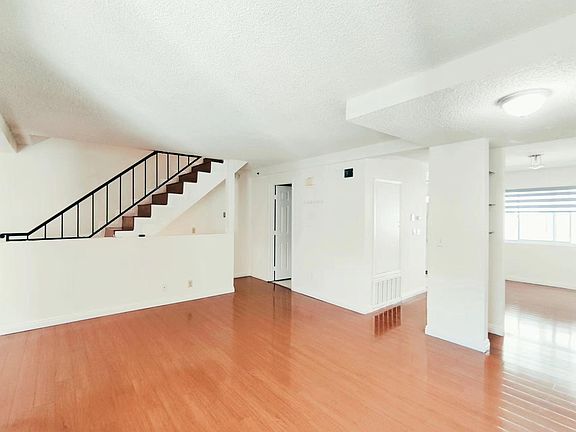 3rd image of 1525 S Del Mar Ave APT C