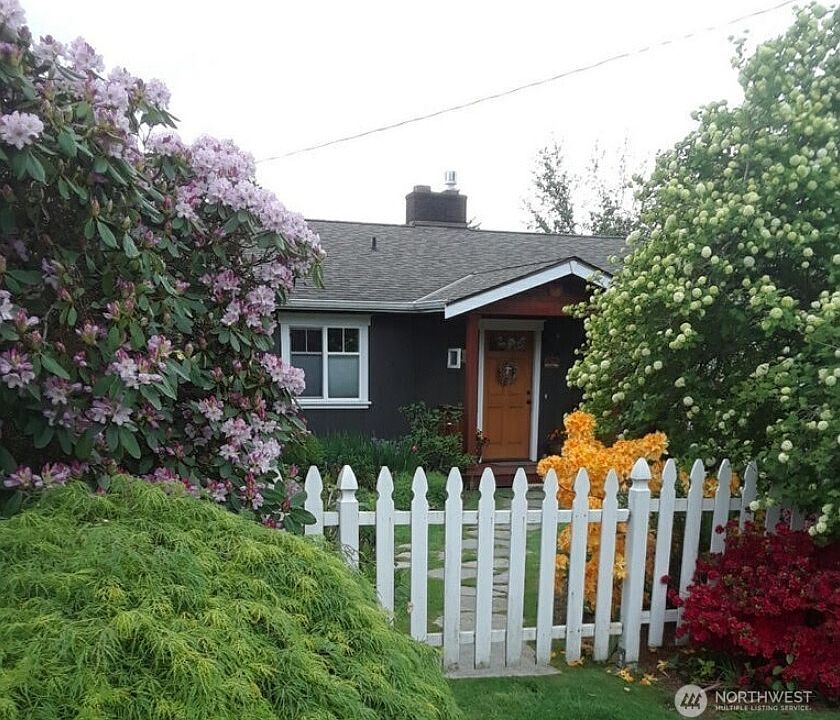 1st image of 743 8th Street S
