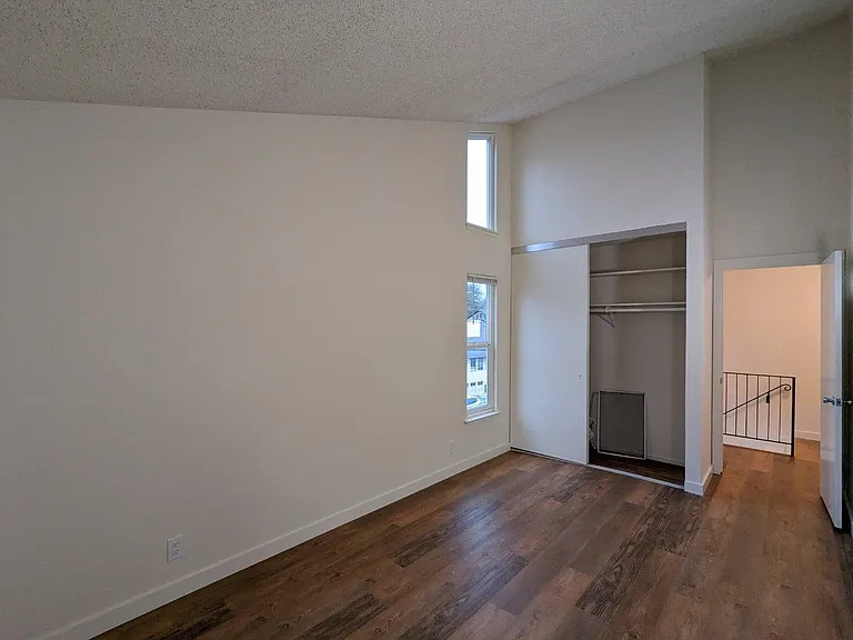 Oxford-Cedar Apartments — Photo 33