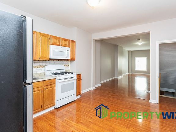 3rd image of 2608 McElderry St #1